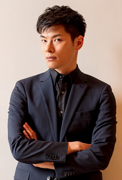 外山 啓介