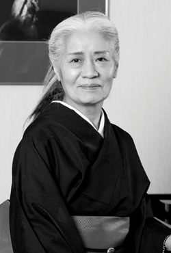 遠藤 郁子